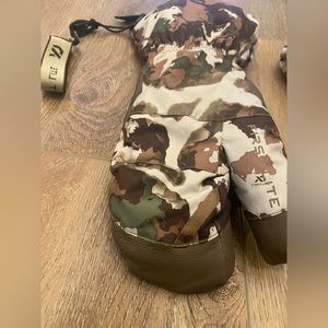 First Lite Grizzly Trigger Mitt / Size XL